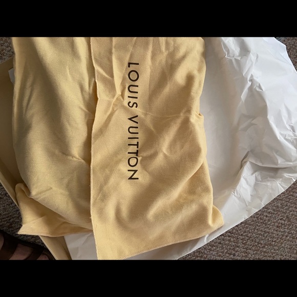 Louis Vuitton handbag and wallet. - Picture 3 of 14